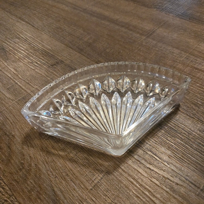 VTG Crystal Glass Dish Ashtray Fan Trinket Sunburst Diamond Cut Vanity Catchall
