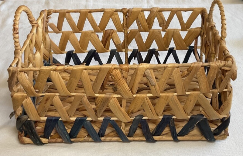 RECTANGLE WOVEN BASKET 5 X 9 X 12 NATURAL BLUE ZIG ZAG HANDLES EUC