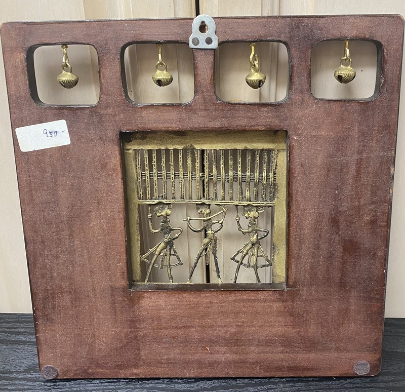 VTG HANDMADE WOOD/BRASS ELEPHANT ARTWORK PLAQUE W/HOOKS KEYS/OTHER HOLDER – USED gallery