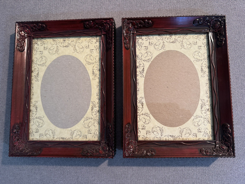 Set of 2 Brown Faux Wood Frame 5″ x 7″ with Glass