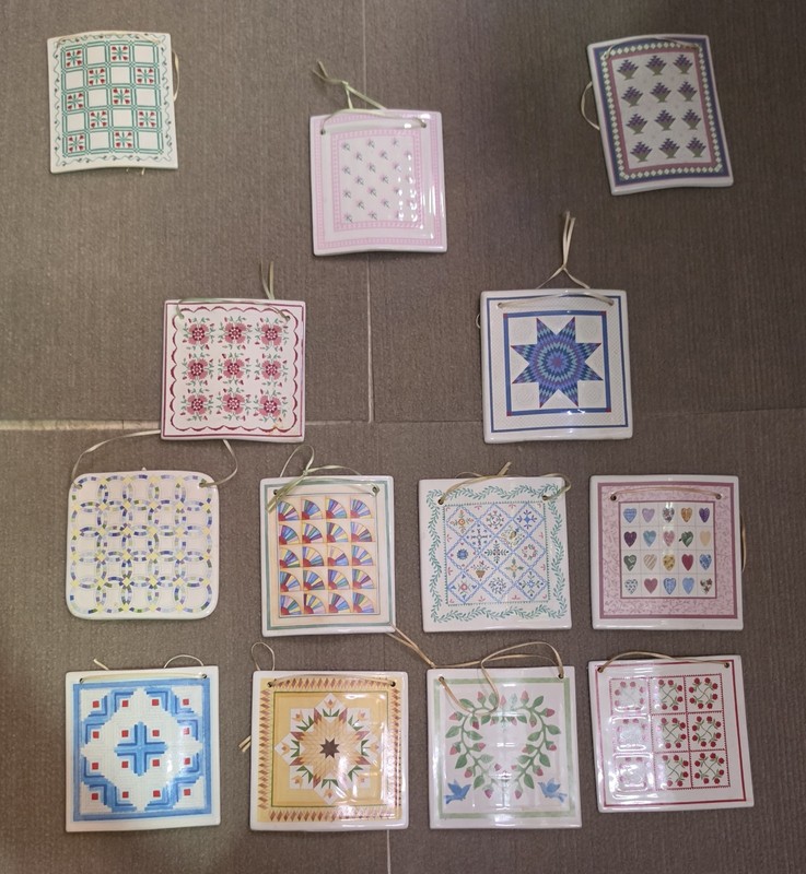 Vintage Hill Design Ceramic Quilt Hanging Bundle – 12 Pieces