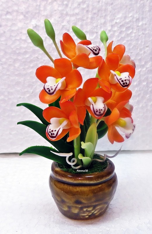 US Stock 4″H Handmade Air-Dry-Clay-Crafted Cymbidium Orchid Arranged in Pot