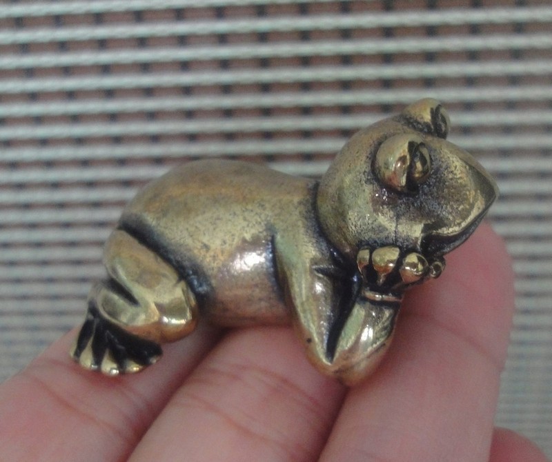 Solid Brass Thinking Frog Figurine Vintage Style Statue for Home Desk Decor gallery