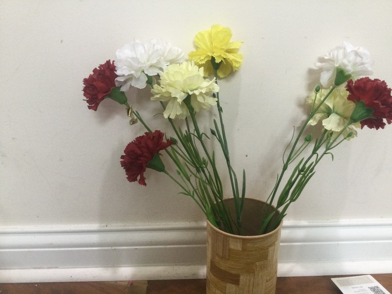 vtg CARNATION Artificial Flowers 8PCS Silk PLASTIC STEM 80'S