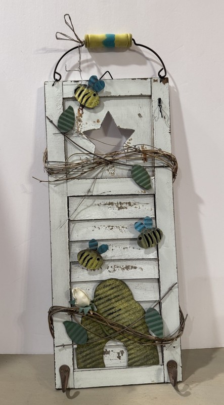 Rustic Farmhouse Bee Wall Decor Wood Hanging w/Hooks 24” Shabby Chic Cottagecore