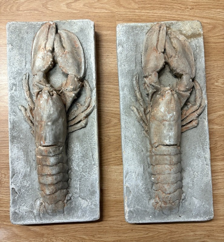 VTG Concrete Slab Lobster Hanging Wall Art 14.5x6x25x1” INDOOR/OUTDOOR WALL ART