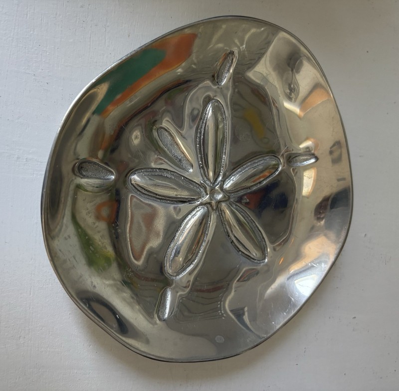 Mariposa 6" Sand Dollar Design Sandcast Aluminum Canape Snack Trinket Candy Dish gallery