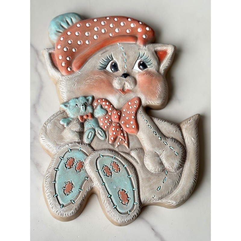 Vintage Hand Painted Ceramic Cat Wall Plaque Kitschy Kitten Nursery Decor 10″
