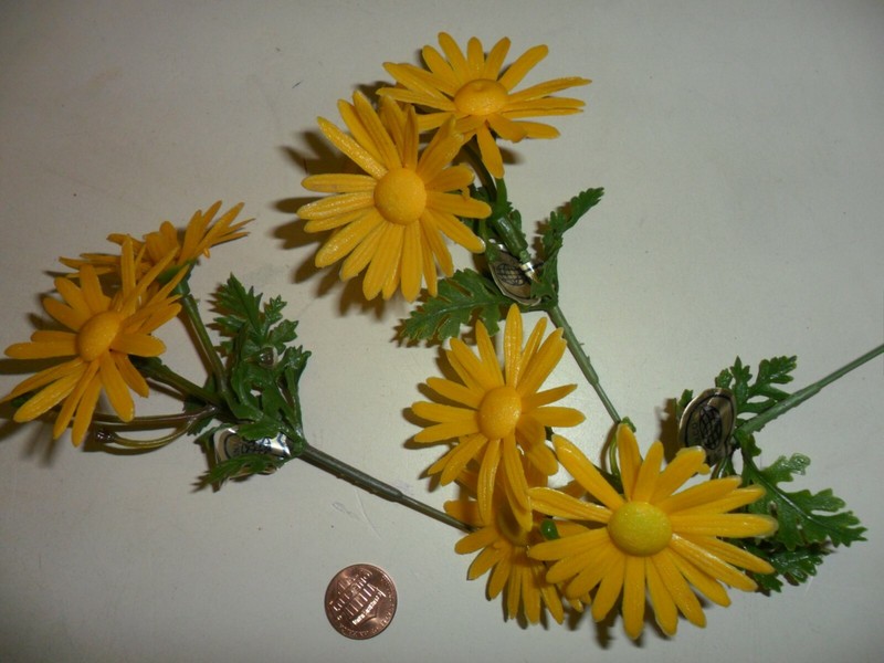 Vintage Plastic Yellow Daisies – Hong Kong