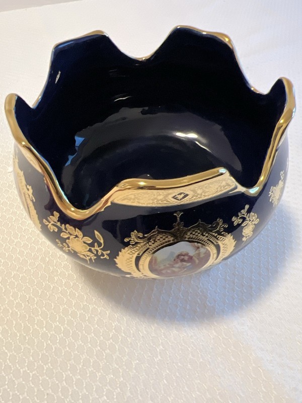 New”Vintage Cobalt Blue Porcelain Footed Bowl Hand Painted Gold Trim 6” Decor gallery