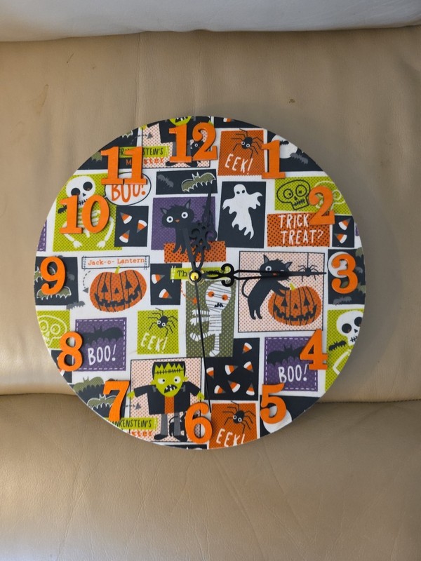 10 INCH HANDMADE WALL CLOCK. USES 1 AA BATTERY (Not Included) HANGER INCLUDED
