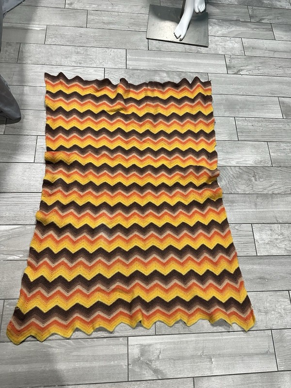 Handmade 70s Crochet Throw Chevron Afghan Cottagecore 35×50 Zigzag Blanket