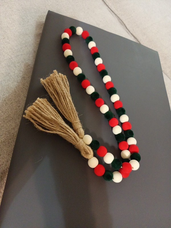 Christmas Garland Felt Decor Red White & Green With Tassles EC 42″ Inches