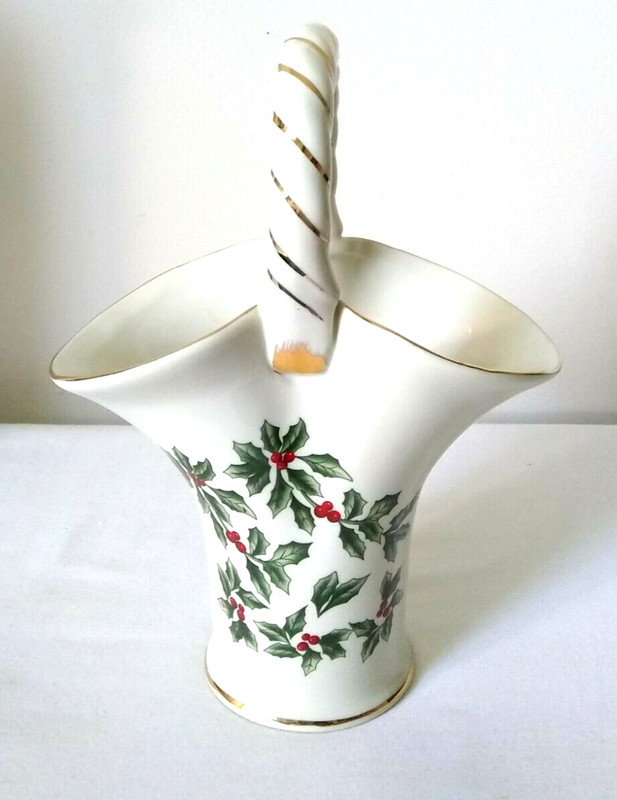 Living Quarters Holly 9.5 in Porcelain Basket Christmas Holiday Decor M3
