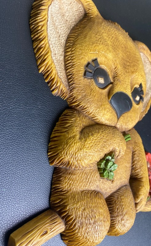 Vintage 70s Koala Bear Flowers Wall Decor Plaque Plastic Resin Dart Ind. USA 12" gallery