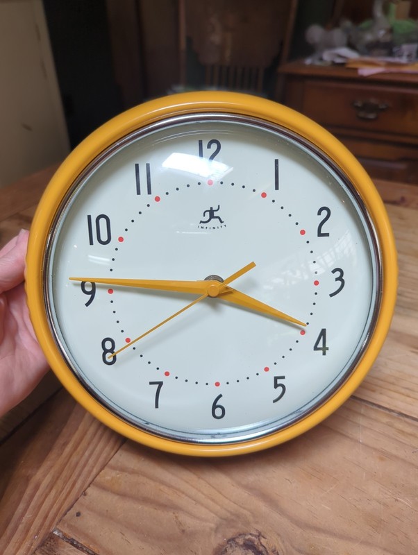 Infinity Wall Clock Retro Round Metal Saffron Yellow Silent Quartz Movement
