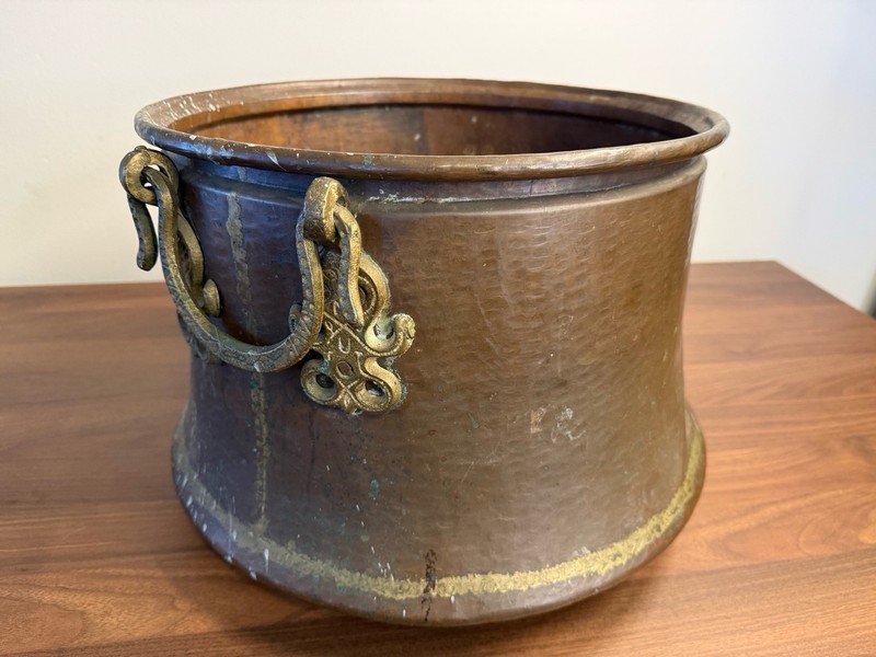 Large Antique Hammered Copper Cachepot Brass Handles 18”