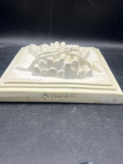 Asparagus 3D Relief Sculpted Resin Hanging Kitchen Plaque Tile Wall Decor 8.5" gallery