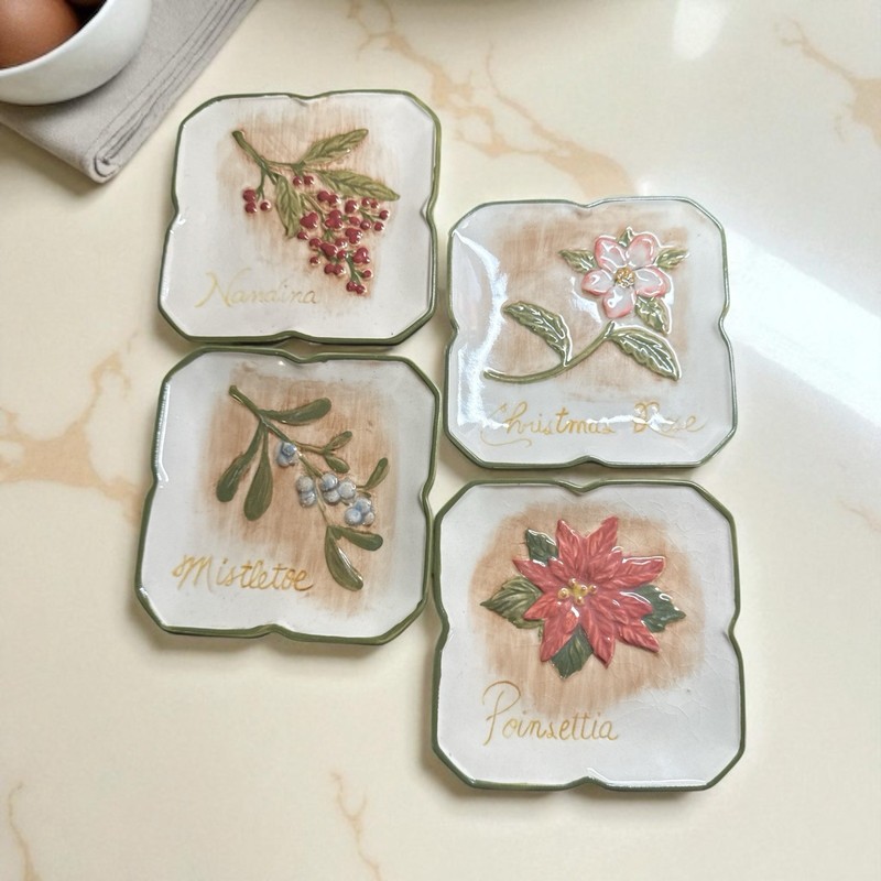 MWW Market HOLIDAY BOTANICAL 4.5″ Mini Plate Set 4 Winter Flowers Christmas EUC