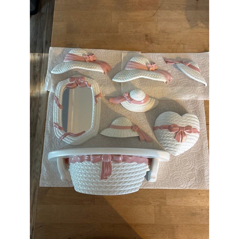 Darling Vintage 8pc Home Interiors Burwood White Faux Wicker & Pink Bow Wall Set