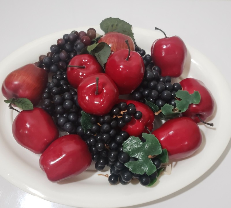 Artificial Fruit Mixed Lot Of 11 Apples & 4 Pods Of Grapes