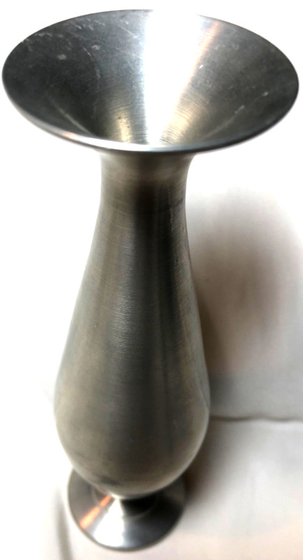 Royal Selangor Hand Finished Pewter Classic Shaped Bud Vase -Fair Scratched Dent